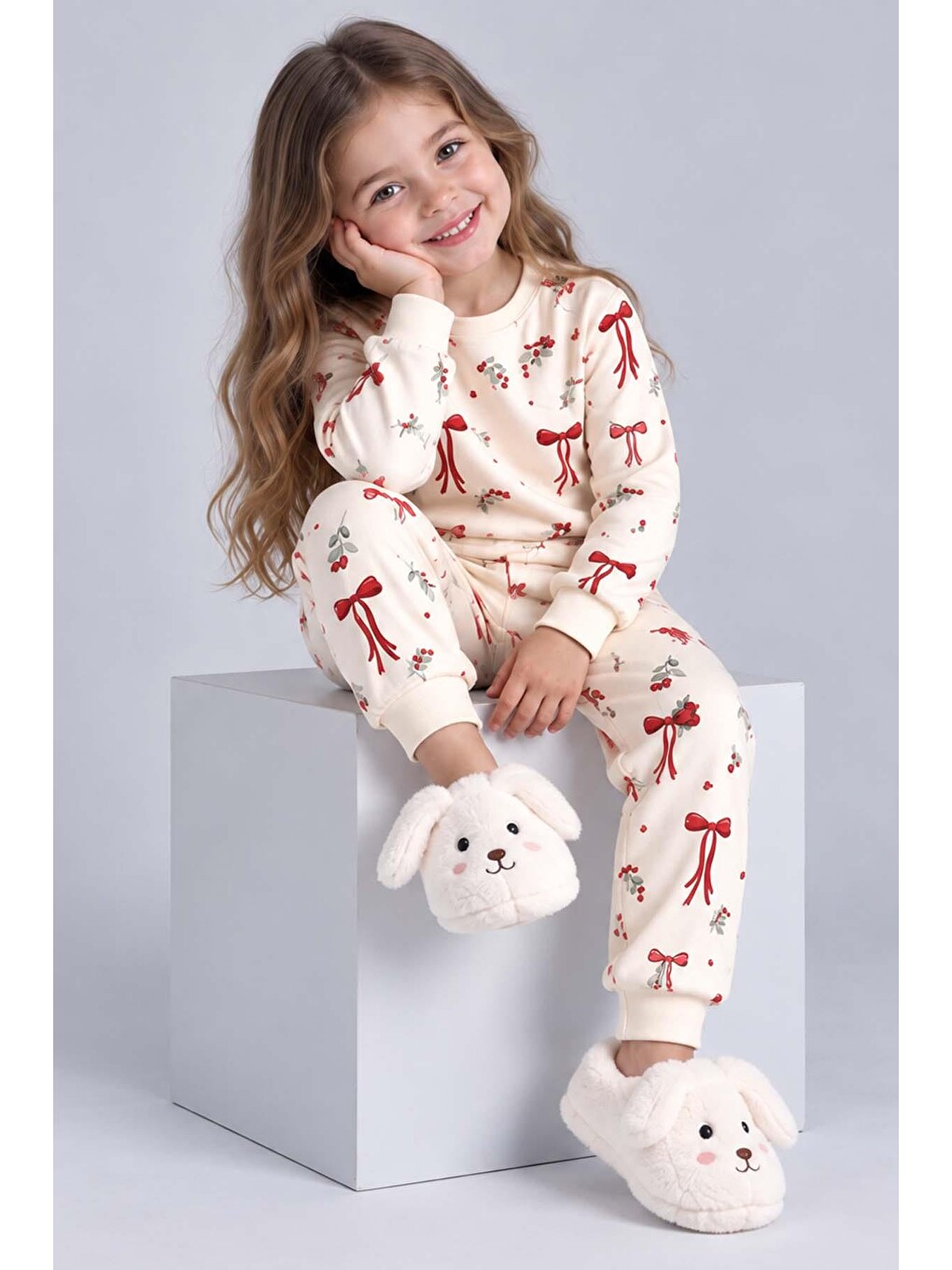 Ekru Kız Çocuk Üzeri Kurdela Ve Kiraz Desenli Bilekleri Lastikli Krem Pijama Takımı-2