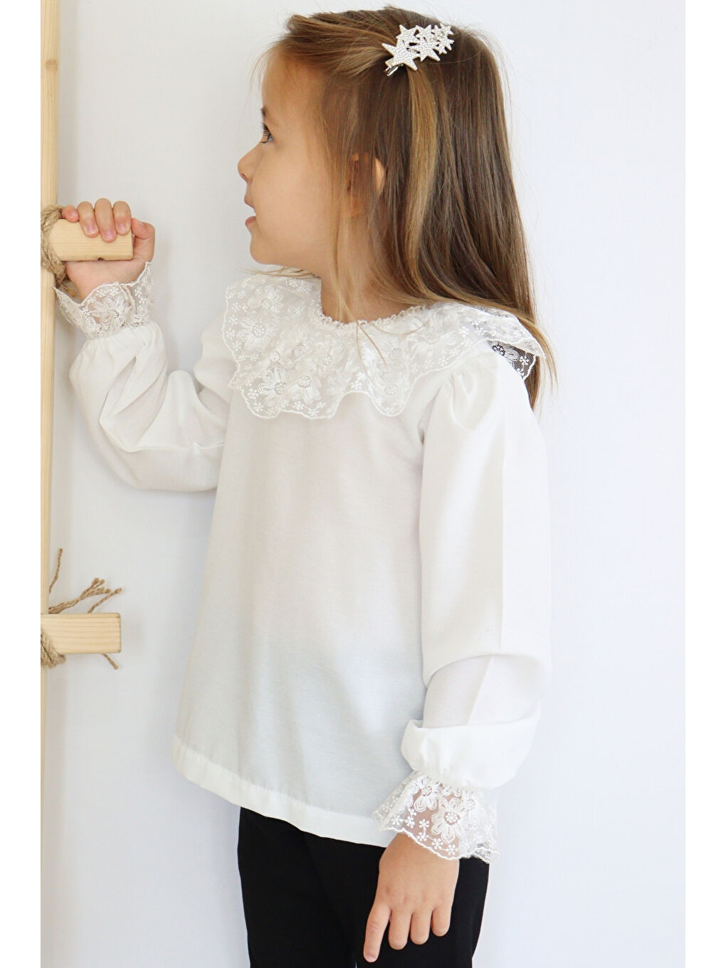 Kız Çocuk Ekru Dantel Detaylı Uzun Kollu Çıtçıtlı Bluz Gömlek Body-2