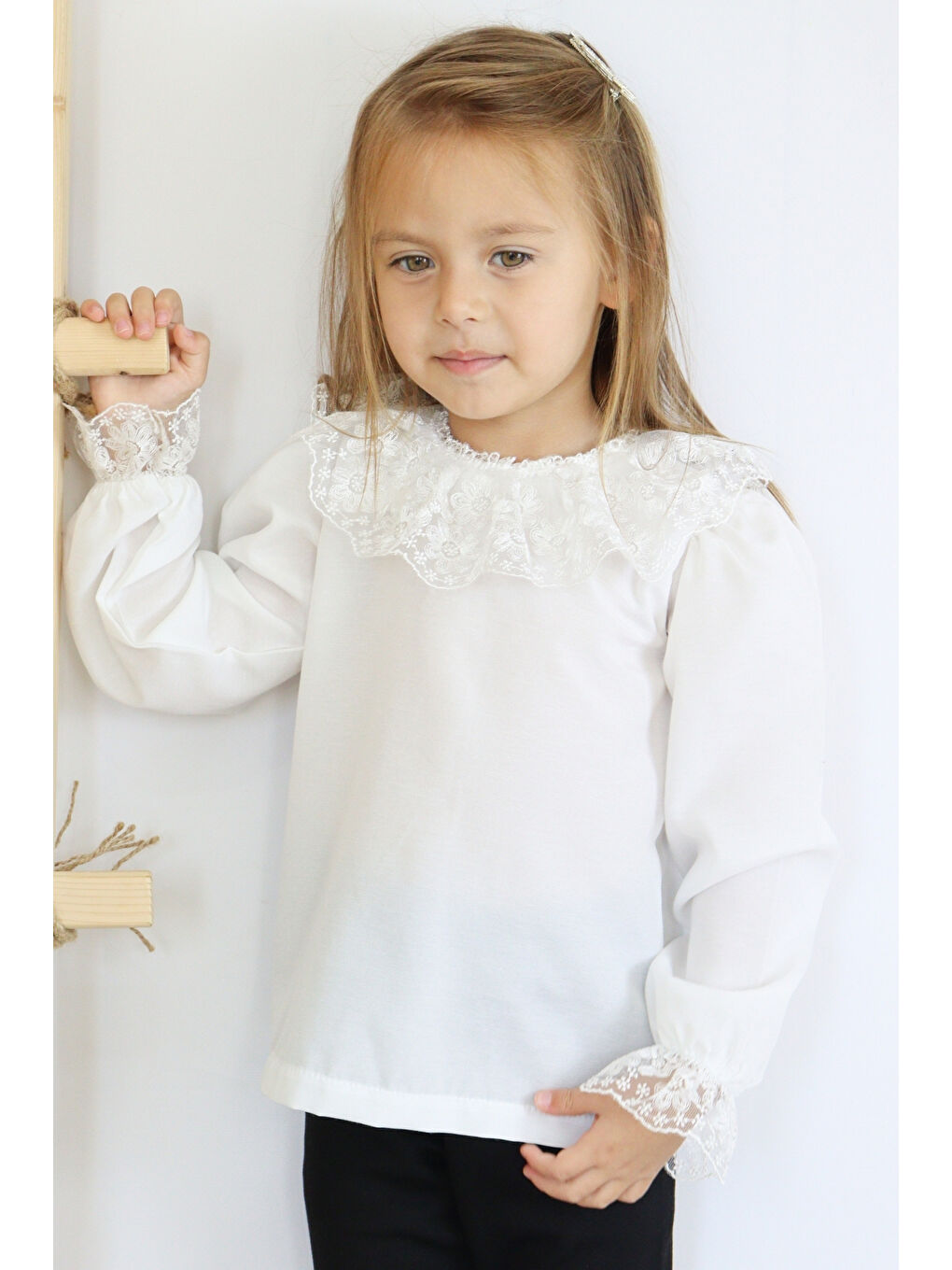 Kız Çocuk Ekru Dantel Detaylı Uzun Kollu Çıtçıtlı Bluz Gömlek Body-3