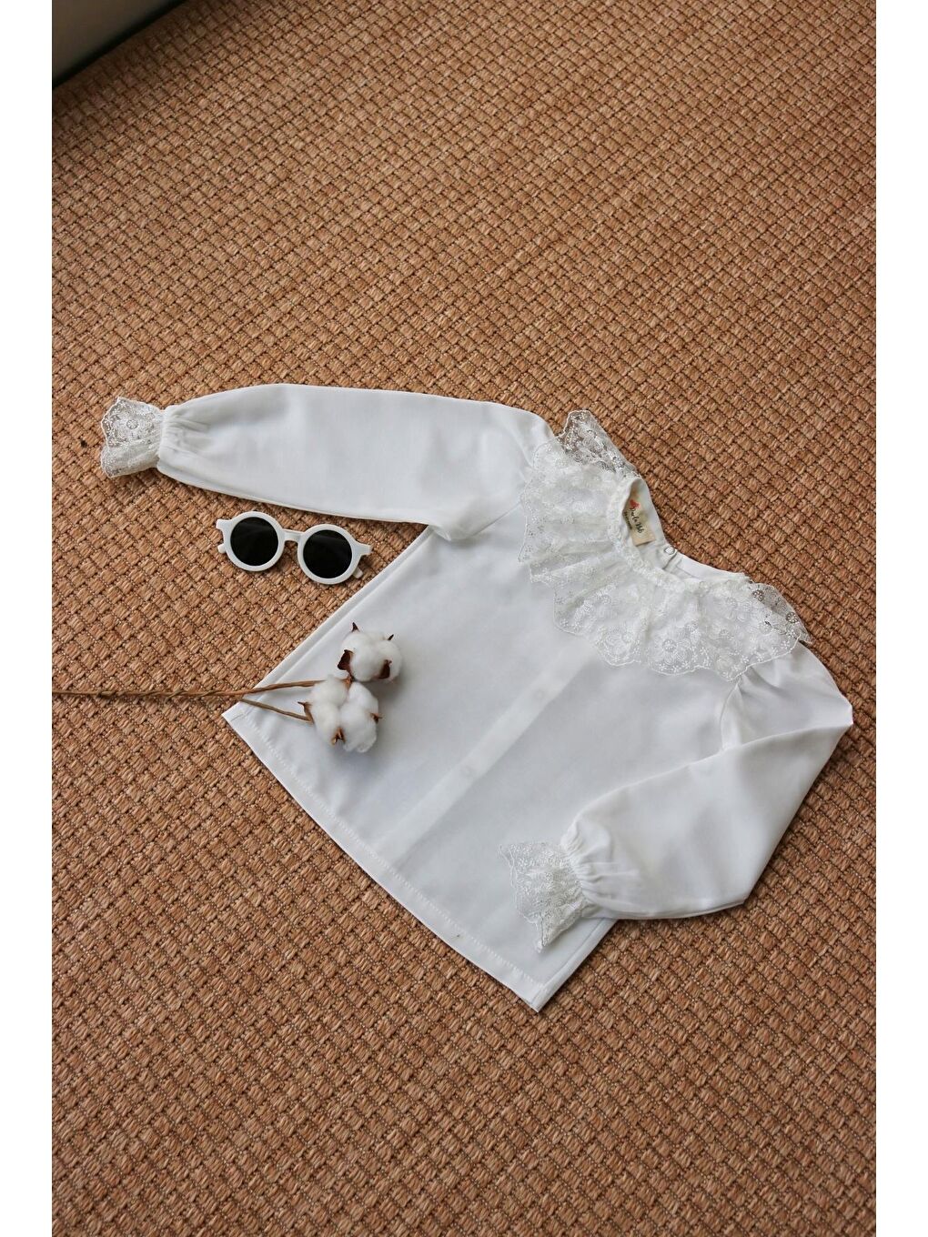 Kız Çocuk Ekru Dantel Detaylı Uzun Kollu Çıtçıtlı Bluz Gömlek Body-6