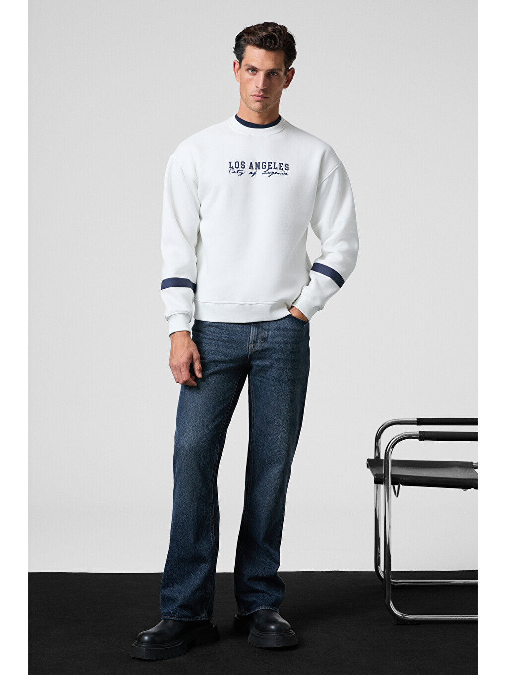 Camden Erkek Önü Kolları Ve Sırtı Baskılı Oversize Fit Bisiklet Yaka Beyaz Sweatshirt-3