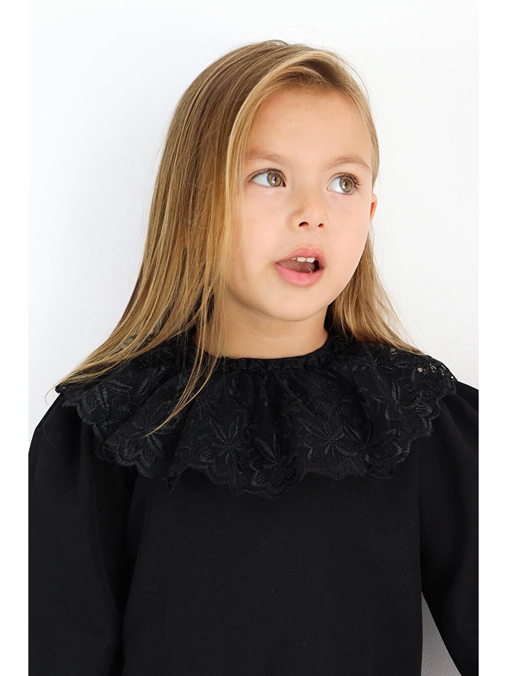 Kız Çocuk Siyah Dantel Detaylı Uzun Kollu Çıtçıtlı 23 Nisan Bluz Gömlek Body-5