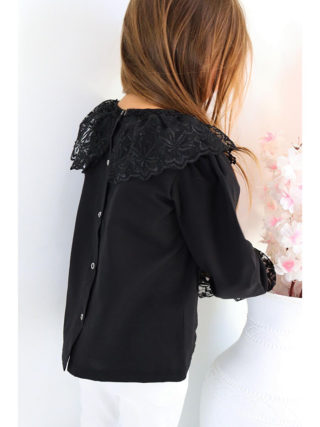 Kız Çocuk Siyah Dantel Detaylı Uzun Kollu Çıtçıtlı 23 Nisan Bluz Gömlek Body-6