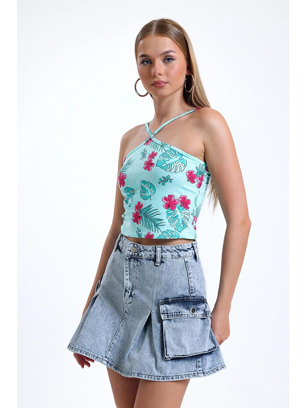 Mavi Önü Çapraz İnce Askılı Desenli Normal Kalıp Elastanlı Crop Bluz IHR-U-2-4