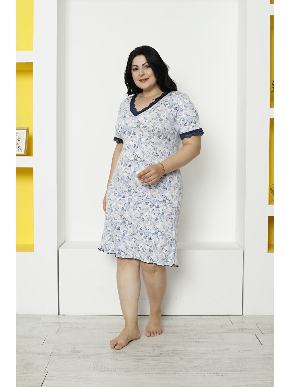 Beyaz Kadın Desenli Dantel Detaylı Kısa Kollu Elastanlı Viskon Büyük Beden Gecelik-3