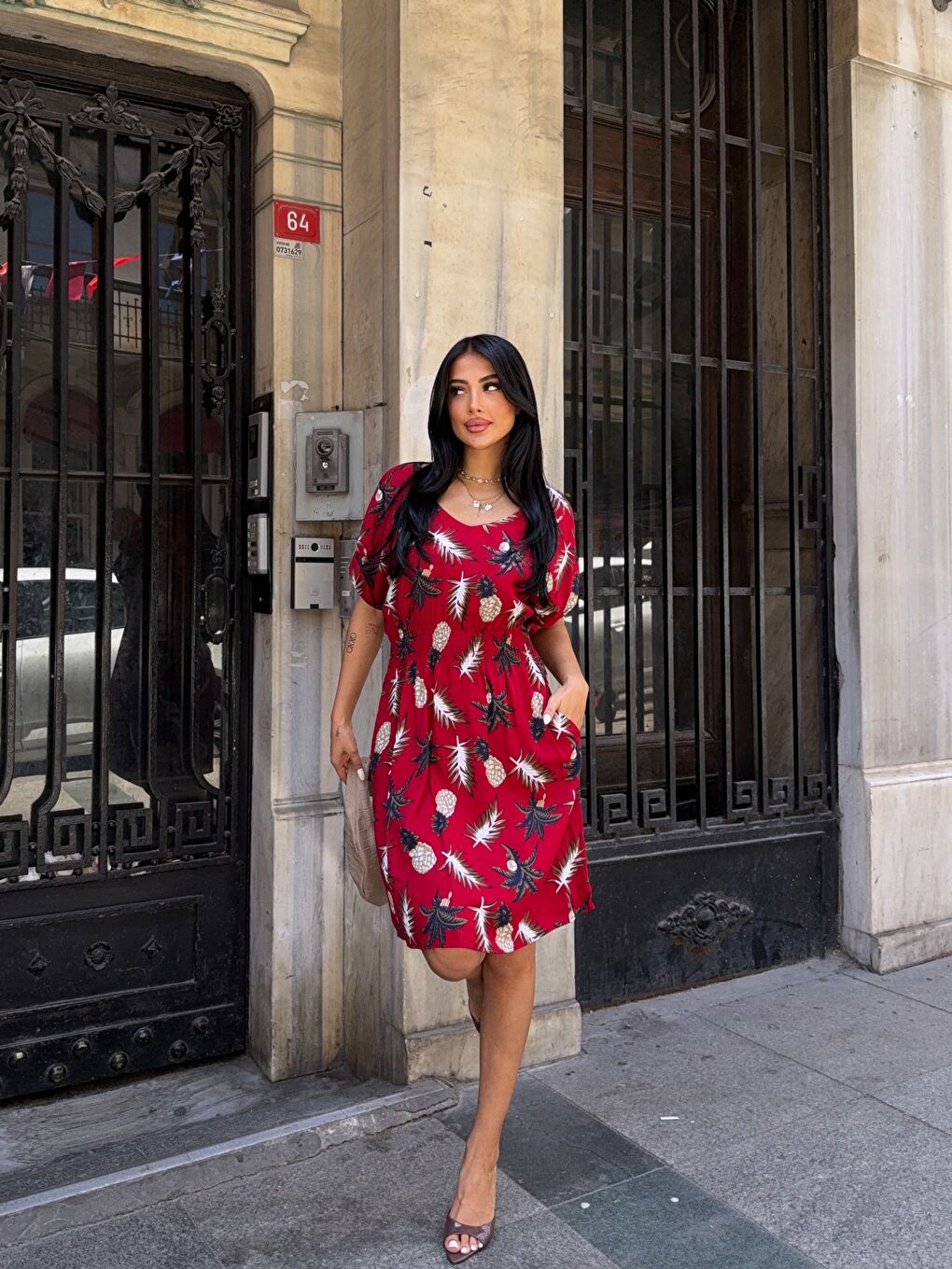 V Yaka Gipe Detaylı Desenli Bordo Viskon Elbise-1