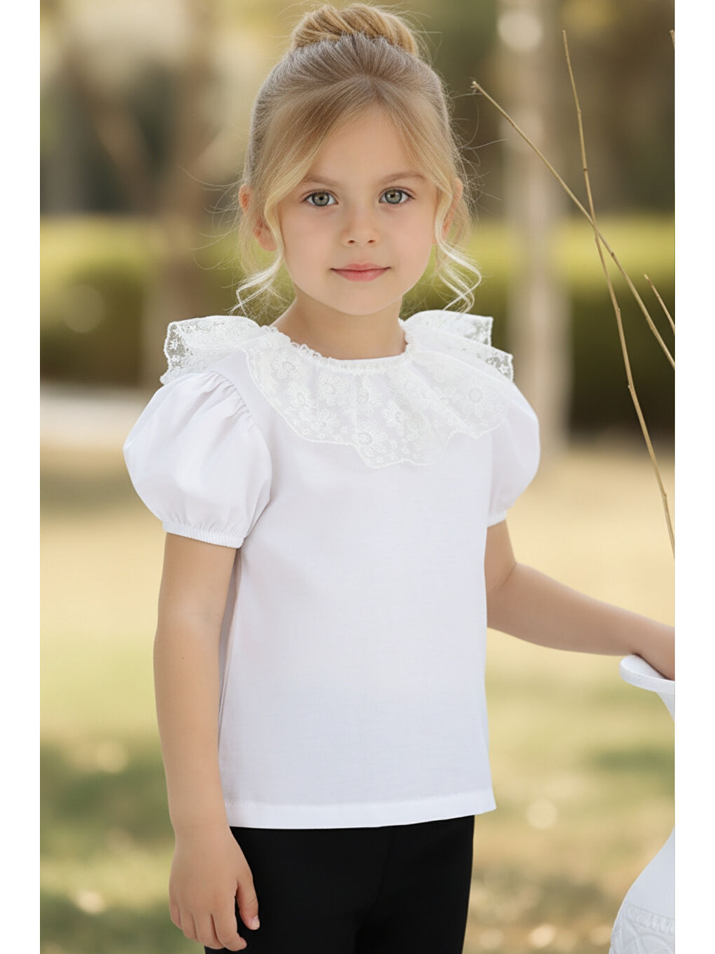 Kız Çocuk Ekru  Bisiklet Yaka Dantelli Kısa Kol 23 Nisan Bluz Gömlek Abiye