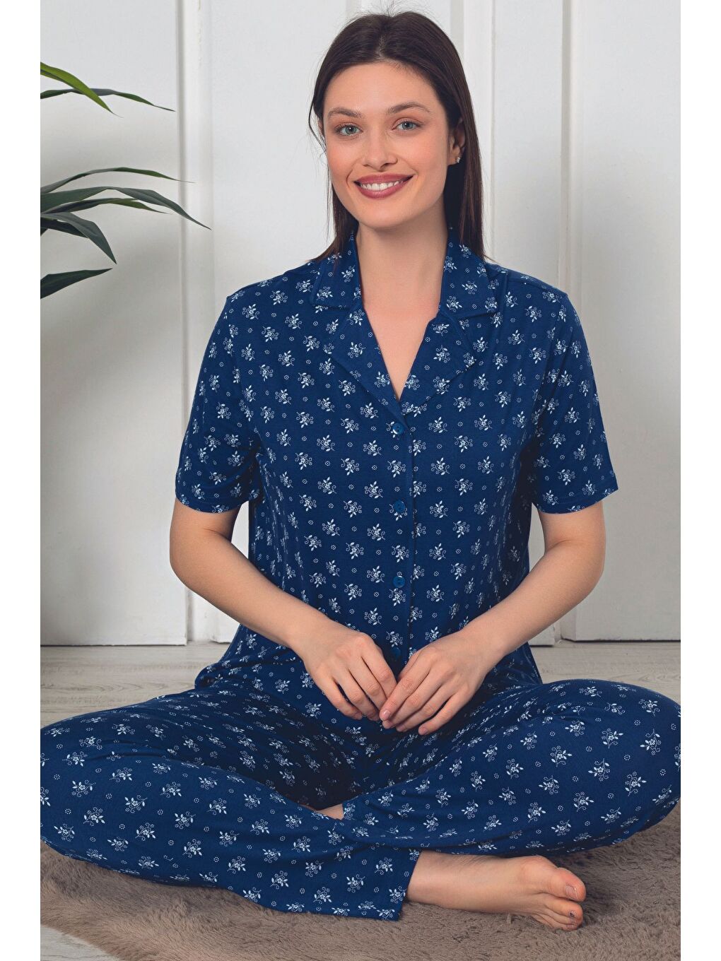 Mavi leopar desenli önden düğmeli kısa kol kadın Pijama Takımı