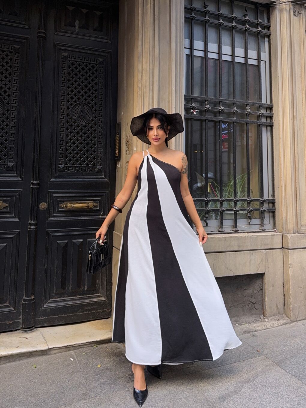 Parça Bloklu Omuz Detay Elbise Siyah Beyaz-4