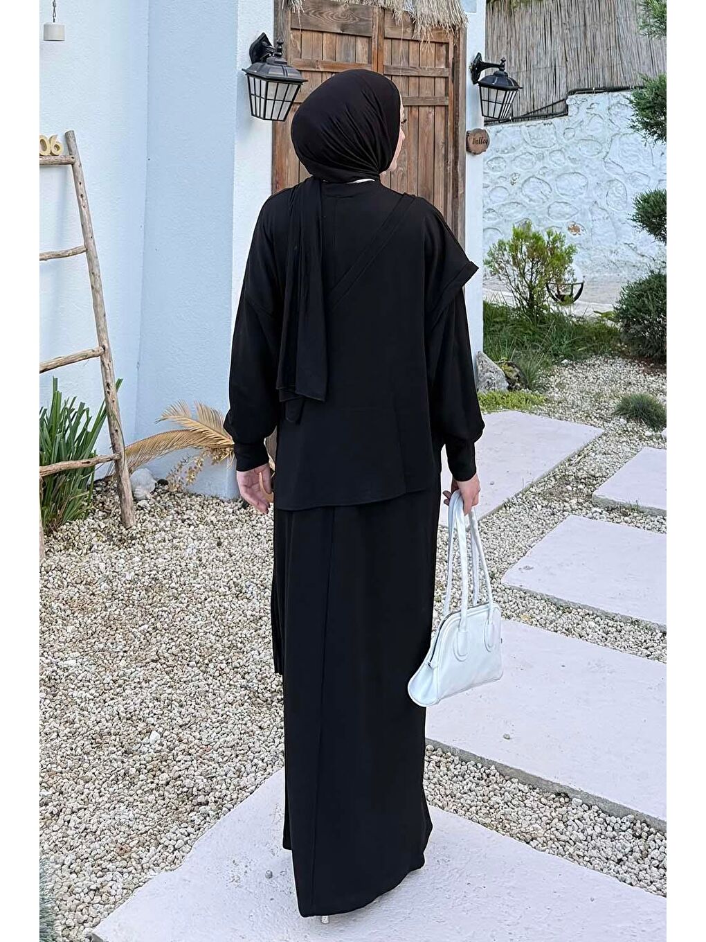 Büzgülü Tesettür Elbise Siyah-3