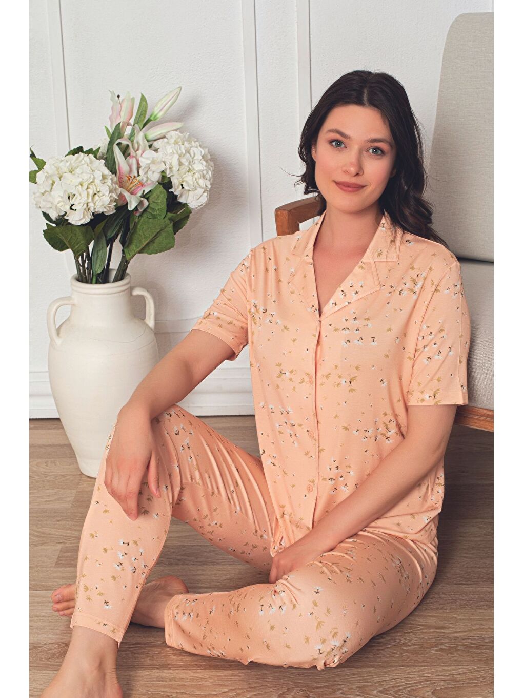 Turuncu leopar desenli önden düğmeli kısa kol kadın Pijama Takımı