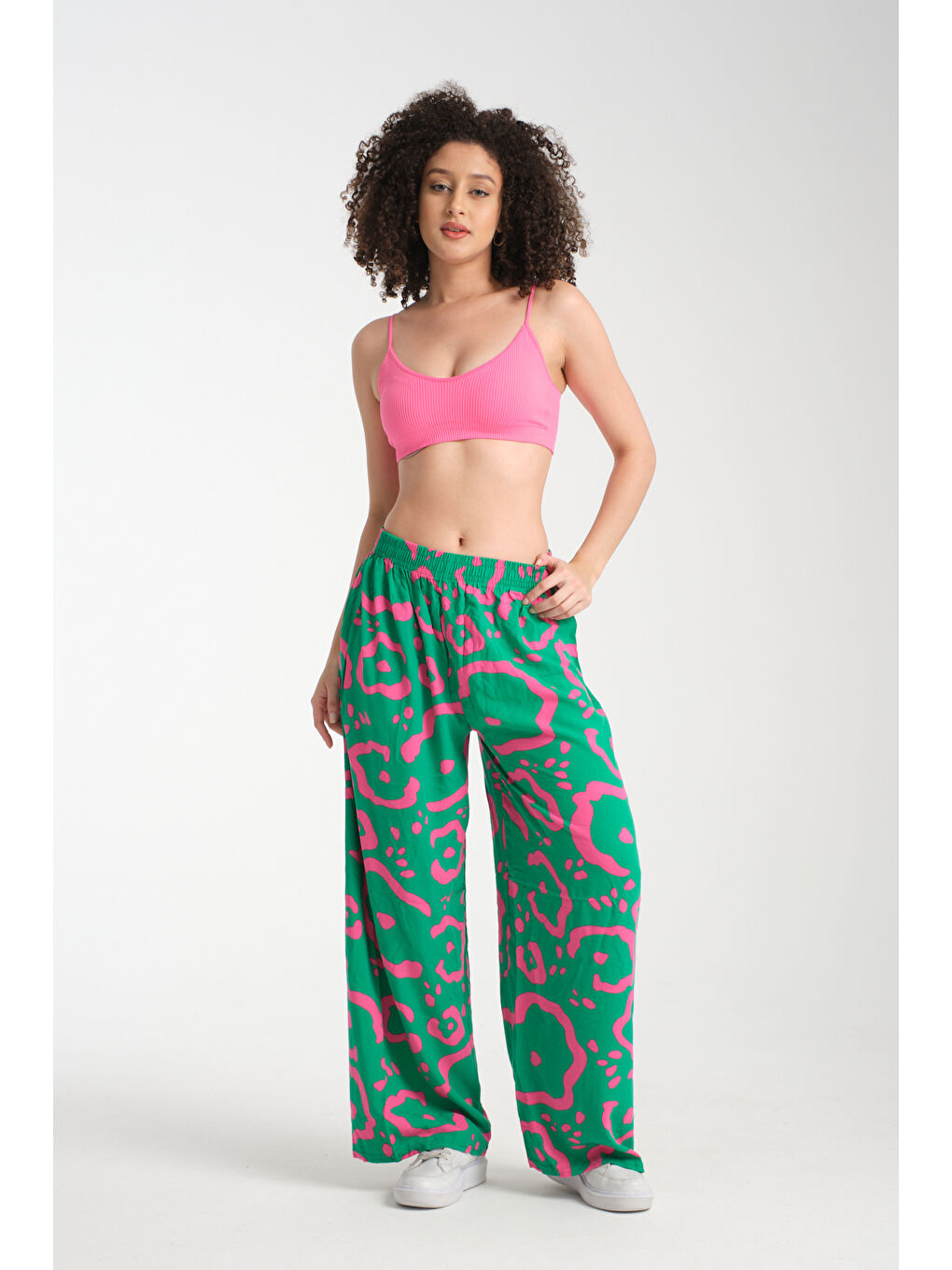 Yeşil Kadın Desenli Dökümlü Viskon Pantolon 1075-1