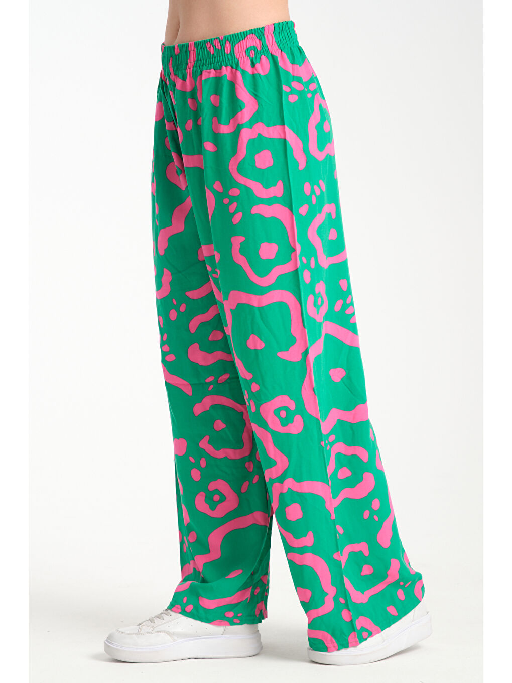 Yeşil Kadın Desenli Dökümlü Viskon Pantolon 1075-2