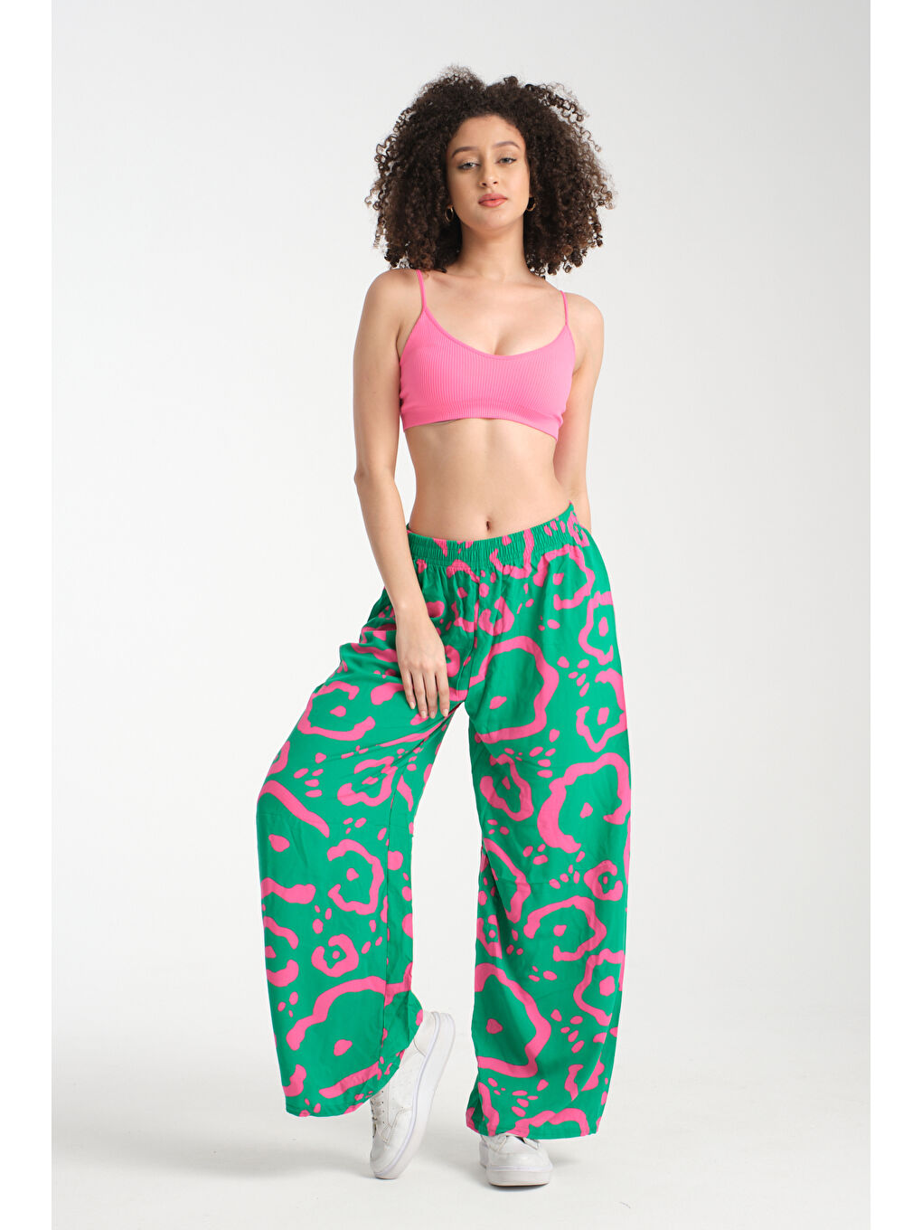 Yeşil Kadın Desenli Dökümlü Viskon Pantolon 1075-4