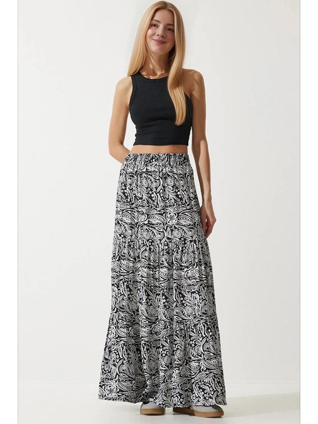 Kadın Beyaz Çiçek Desenli Beli Lastikli Volanlı Uzun Viskon Etek HZL24S-BD180071