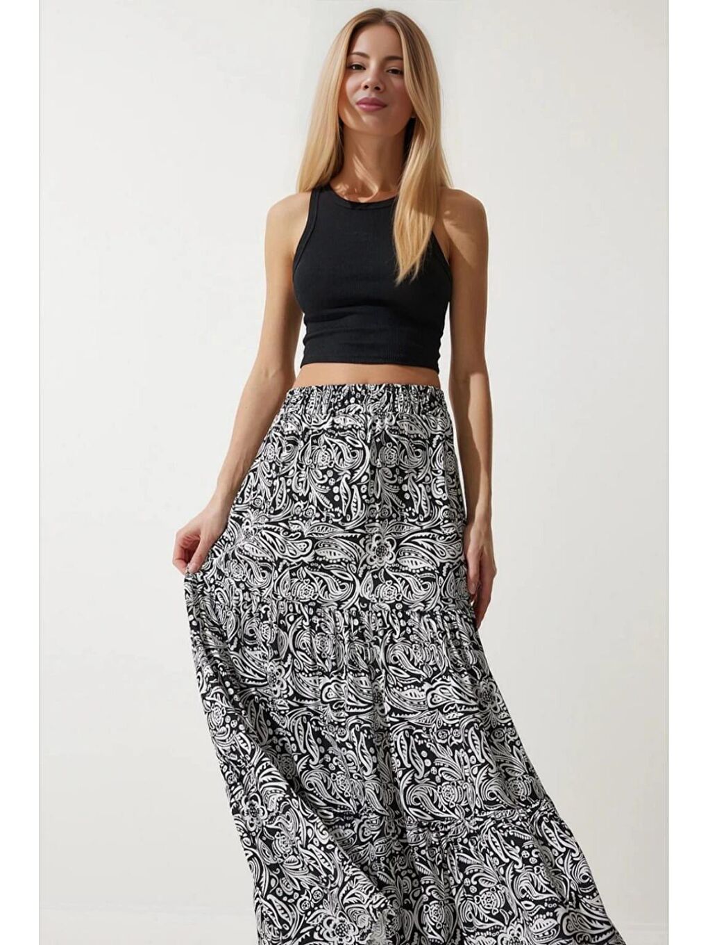 Kadın Beyaz Çiçek Desenli Beli Lastikli Volanlı Uzun Viskon Etek HZL24S-BD180071-2