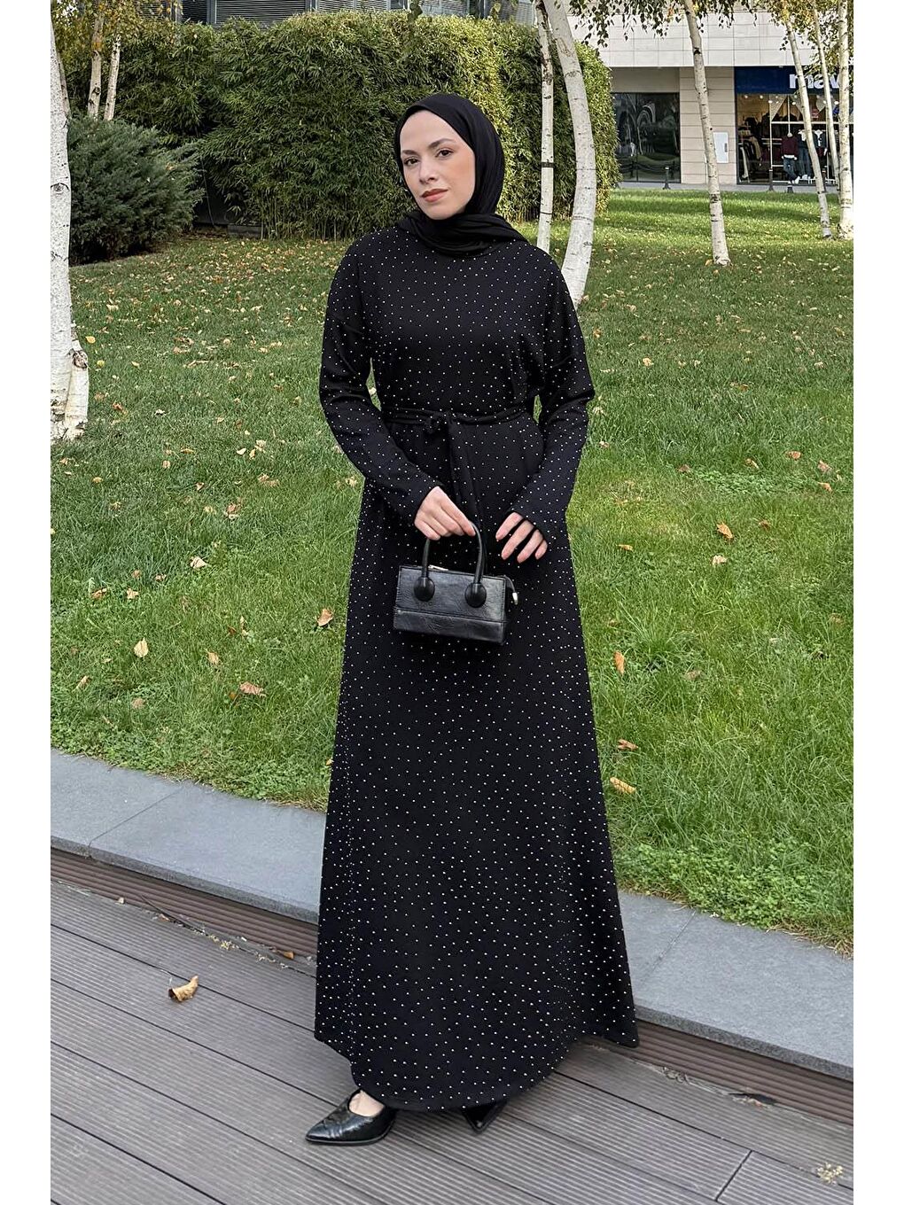 Taş Detaylı Tesettür Elbise Siyah