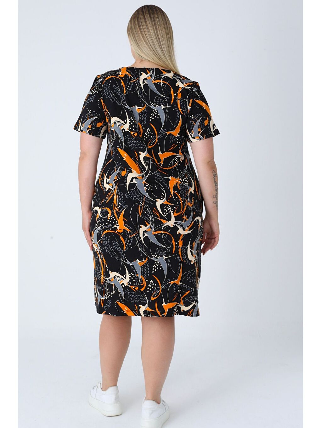 Siyah Desenli Pamuklu Cepli Eteği Bollaşan Kadın Büyük Beden Elbise-4