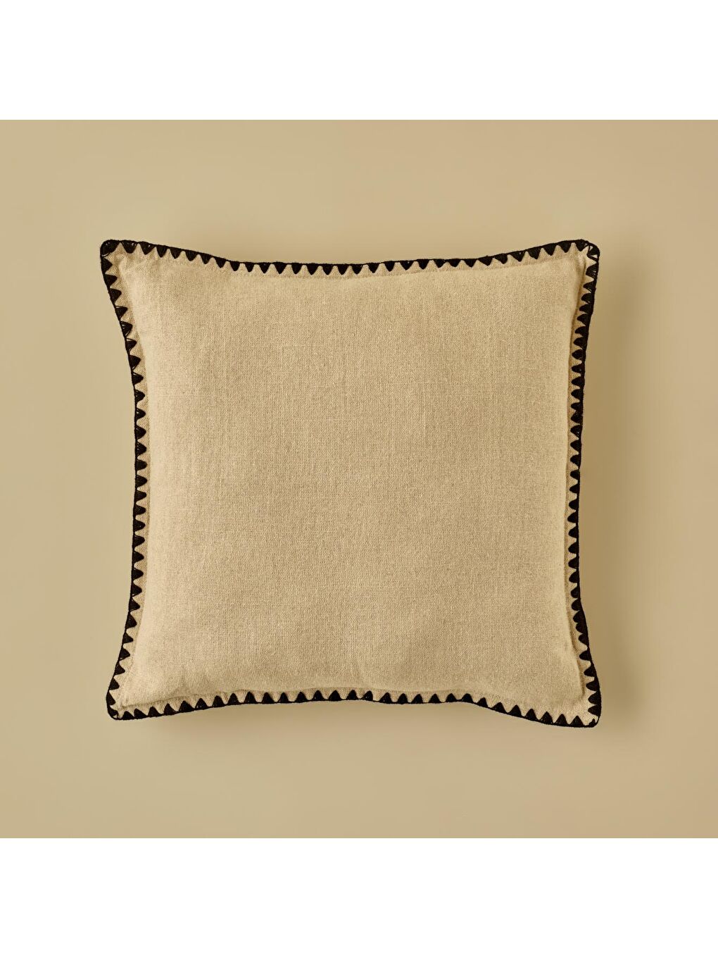 Themis Çoban Dikişli Kırlent Beyaz