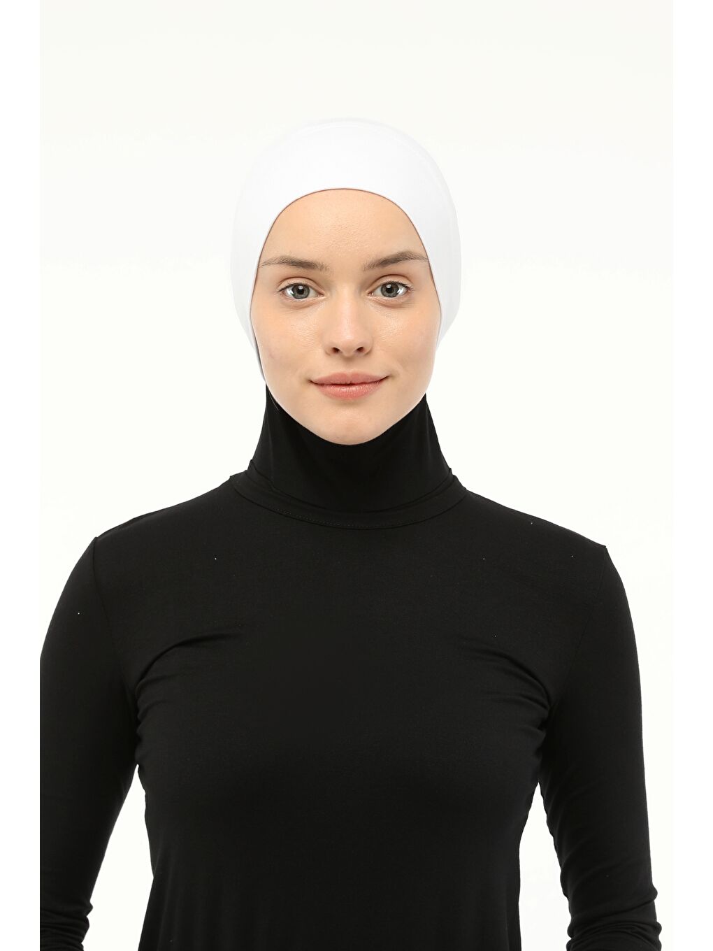 Beyaz Hazır Pratik Geçmeli Lastikli Tesettür Bone-1