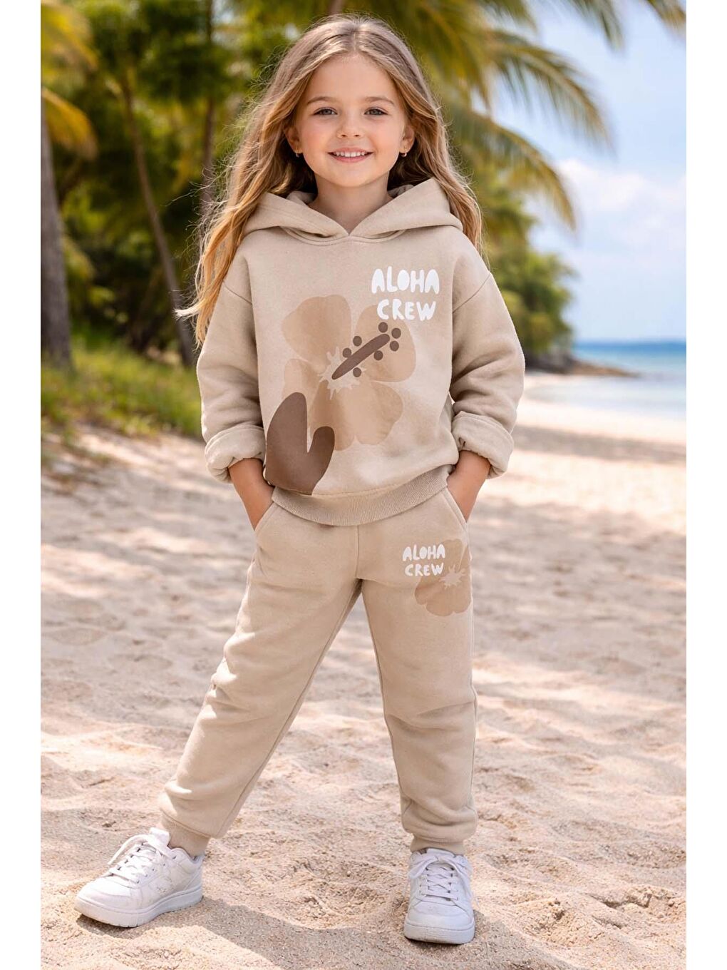 Kız Çocuk Digital Çiçek Baskı ve Aloha Crew Yazı Detaylı Bej Eşofman Takım