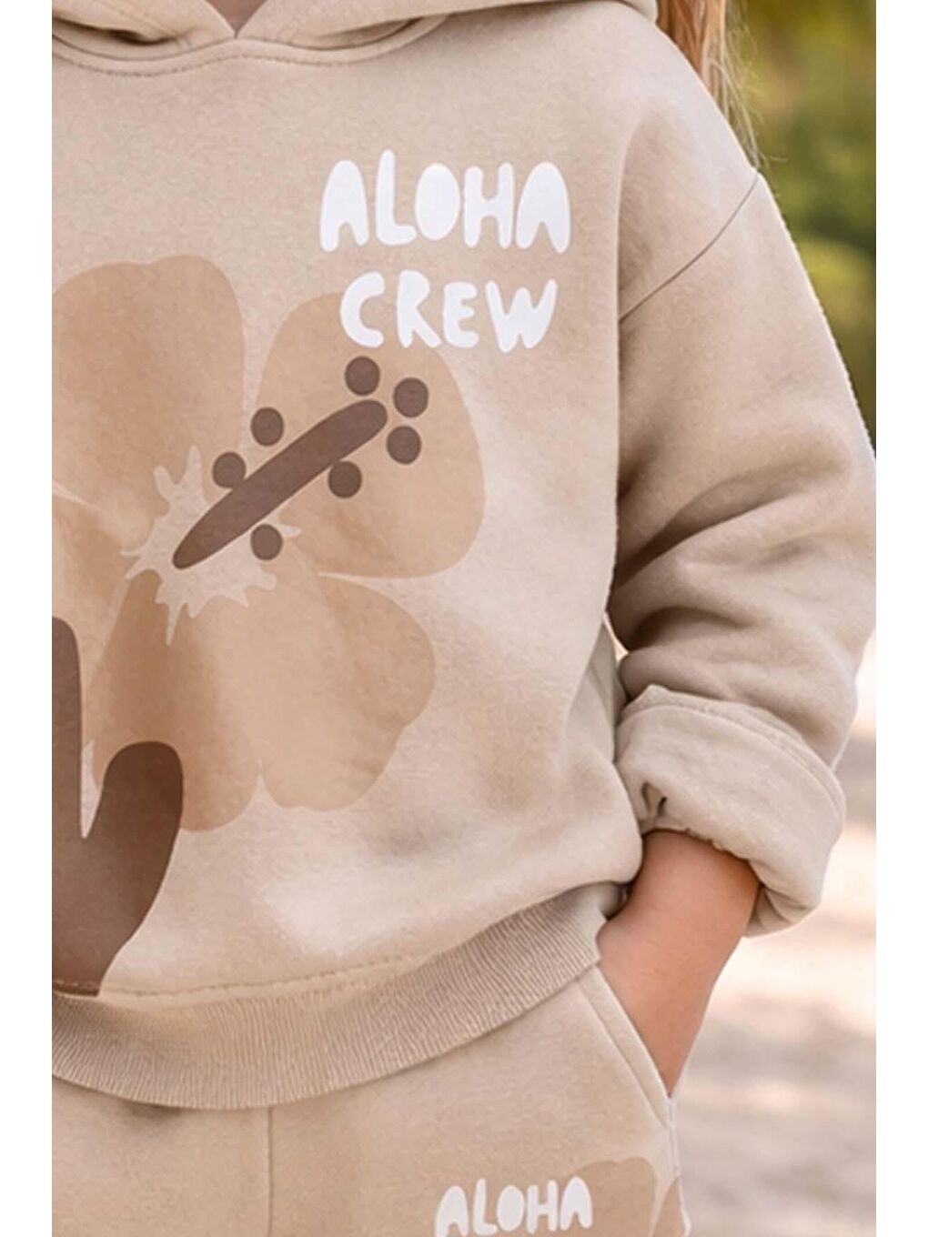 Kız Çocuk Digital Çiçek Baskı ve Aloha Crew Yazı Detaylı Bej Eşofman Takım-3