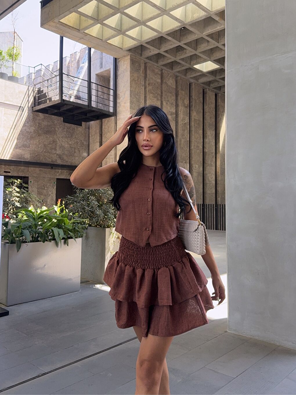 Kahverengi Katlı Etek ve Yelek Alt Üst Takım-2