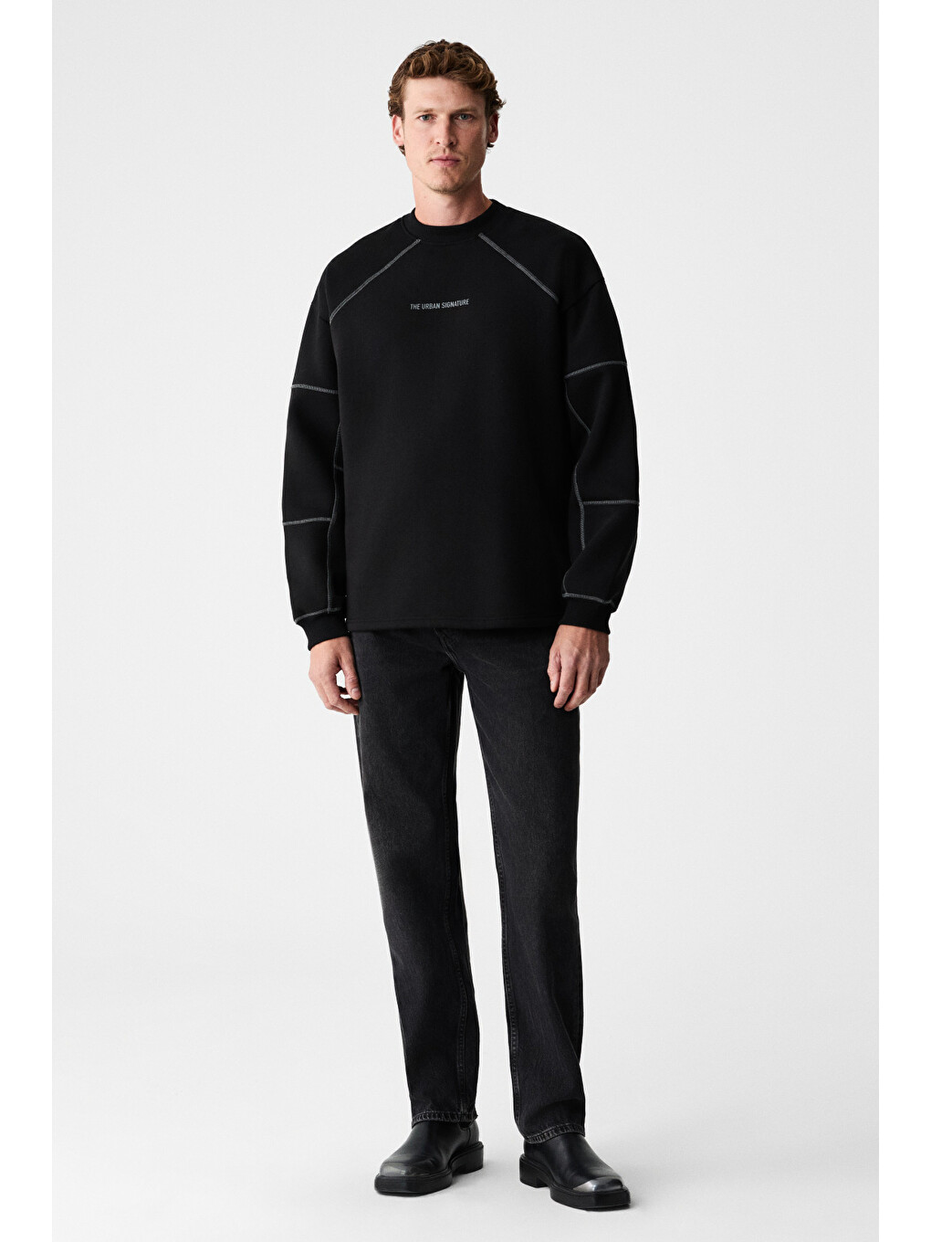 Hal Erkek Yuvarlak Yaka Önünde Ve Kollarında Süs Dikiş Detaylı Baskılı Regular Fit Siyah Sweatshirt-3