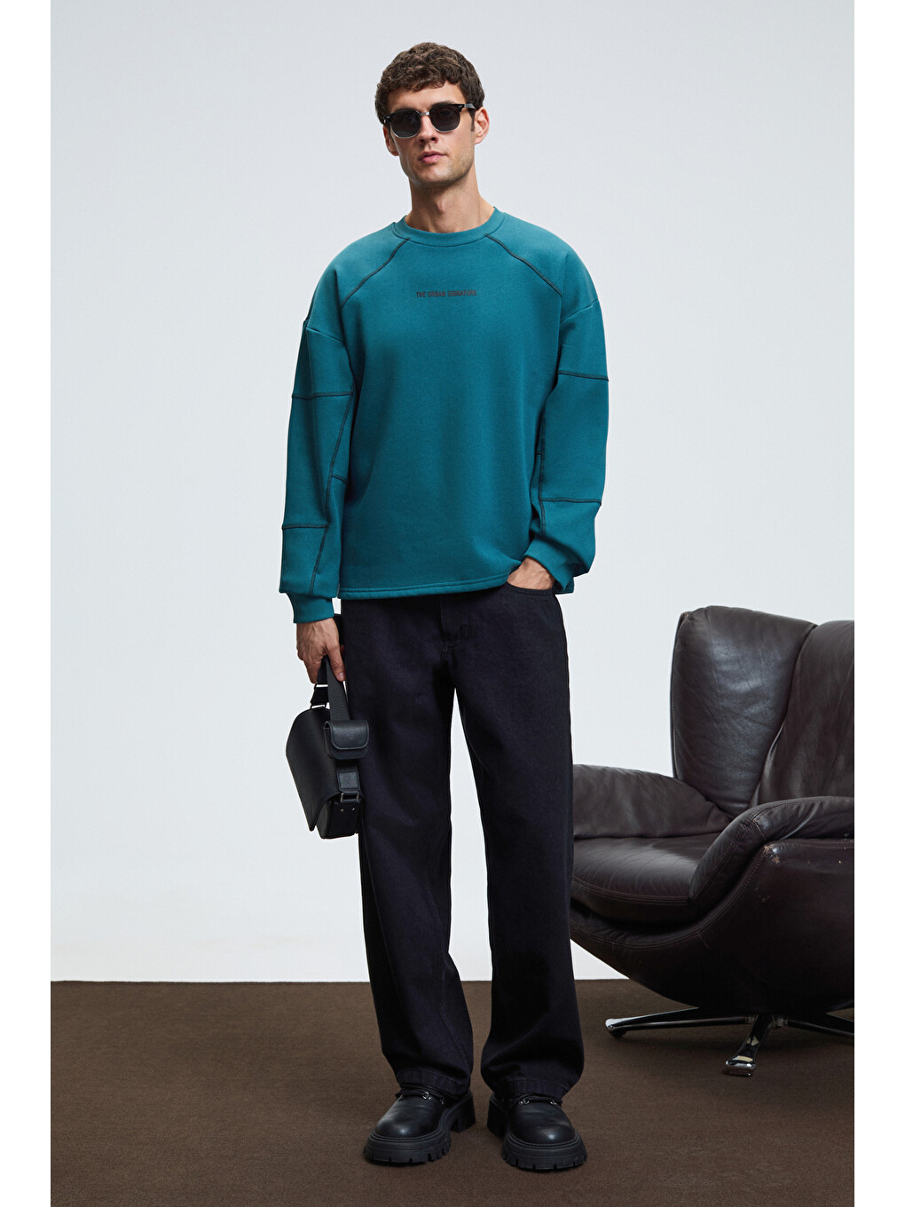 Hal Erkek Yuvarlak Yaka Önünde Ve Kollarında Süs Dikiş Detaylı Baskılı Regular Fit Yeşil Sweatshirt-1