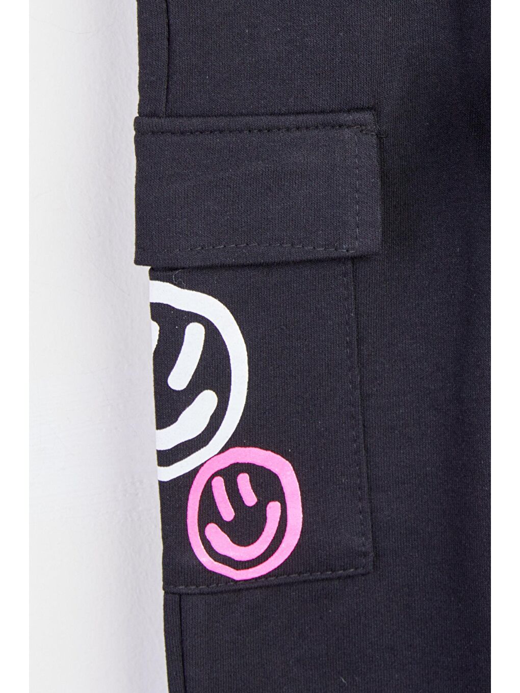 Erkek Çocuk Siyah Paça Manşetli Baskılı Eşofman Altı - 24802-1