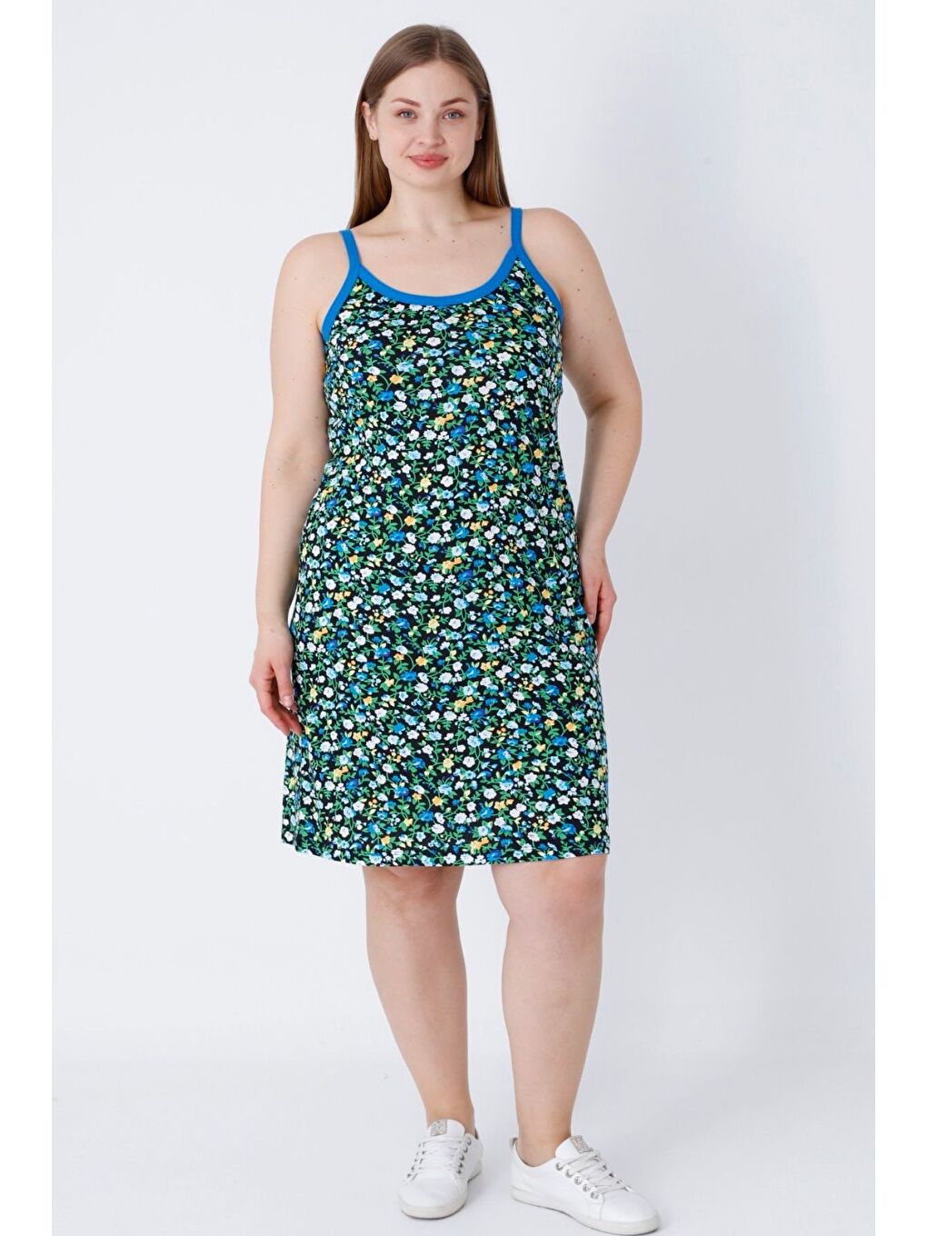 Siyah Çiçek Desenli Biyeli Pamuklu Askılı Kadın Büyük Beden Elbise