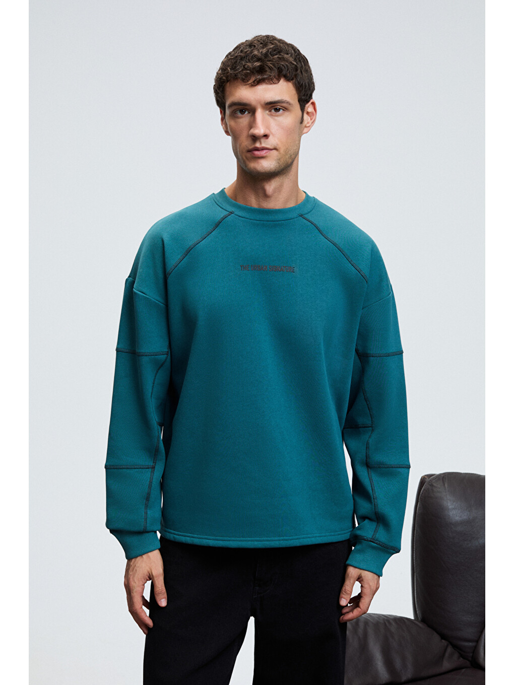 Hal Erkek Yuvarlak Yaka Önünde Ve Kollarında Süs Dikiş Detaylı Baskılı Regular Fit Yeşil Sweatshirt-2