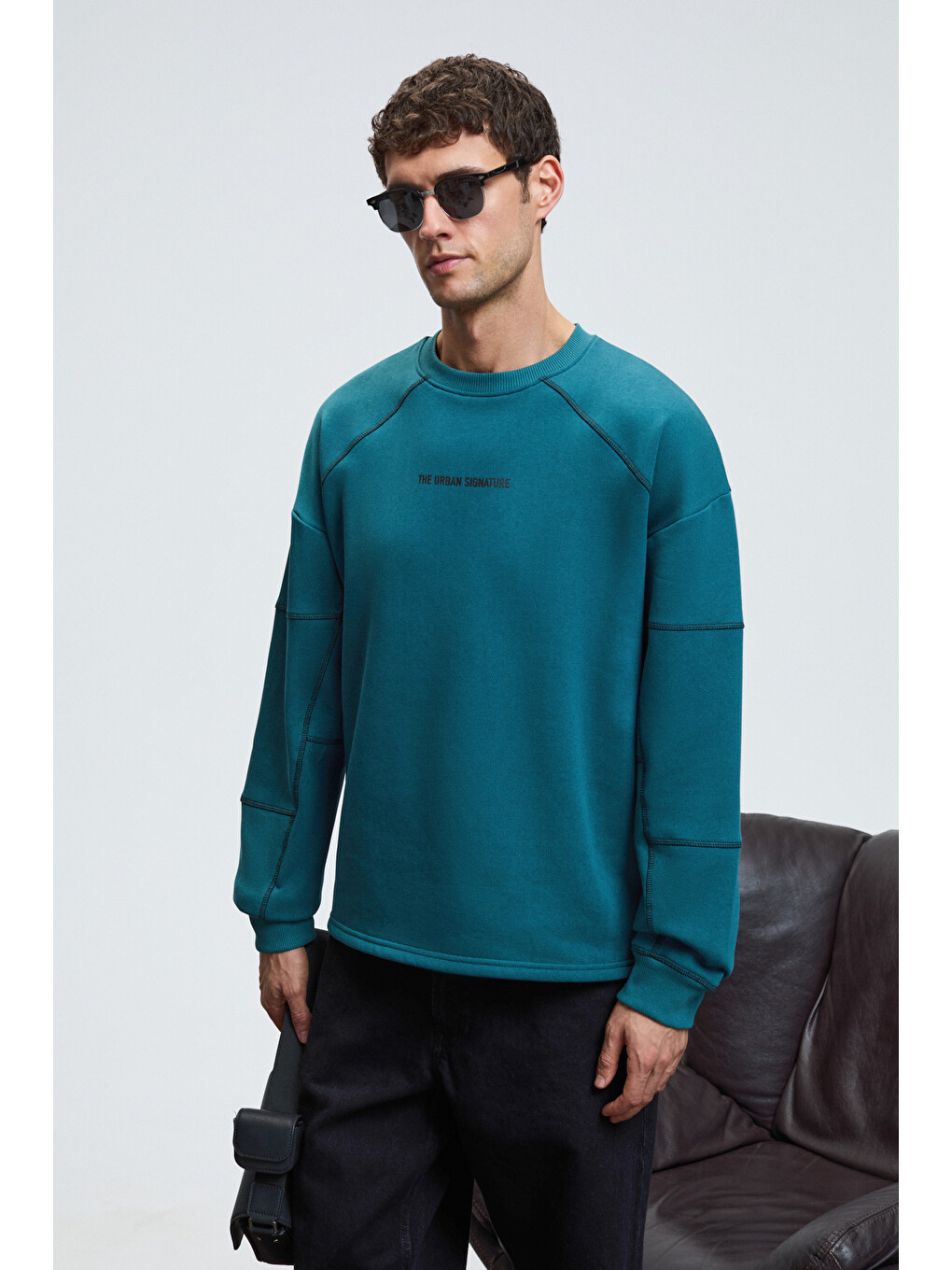 Hal Erkek Yuvarlak Yaka Önünde Ve Kollarında Süs Dikiş Detaylı Baskılı Regular Fit Yeşil Sweatshirt-3