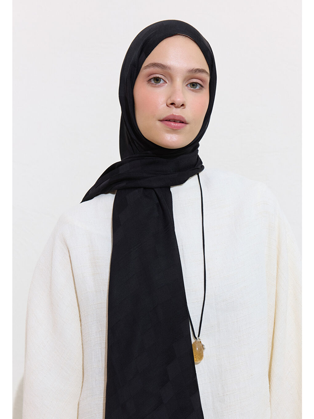 Nori İpeksi Jakar Şal Siyah-2