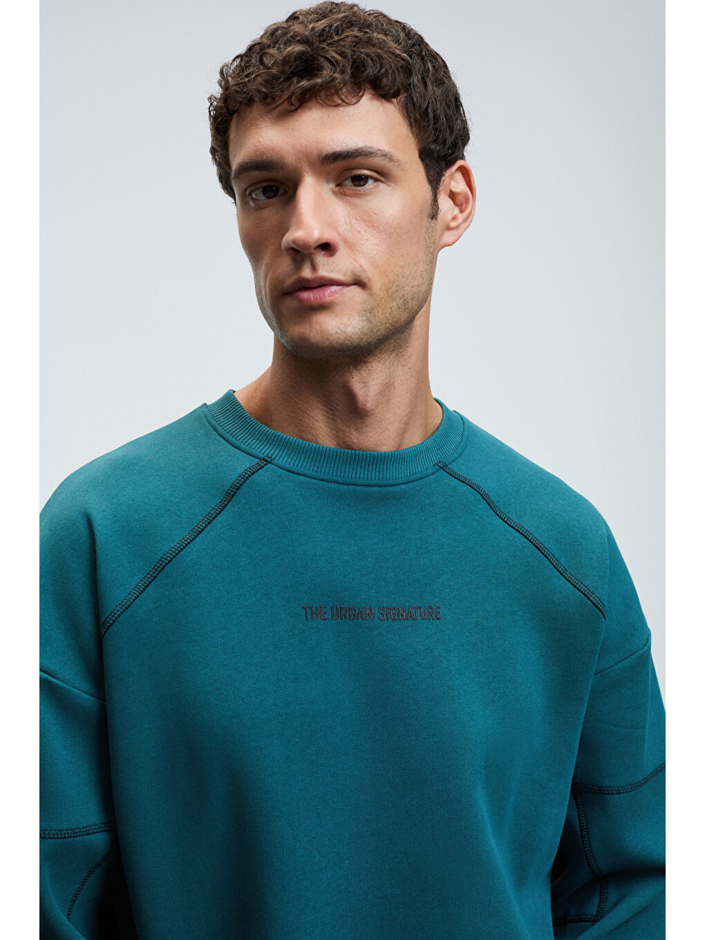 Hal Erkek Yuvarlak Yaka Önünde Ve Kollarında Süs Dikiş Detaylı Baskılı Regular Fit Yeşil Sweatshirt-4
