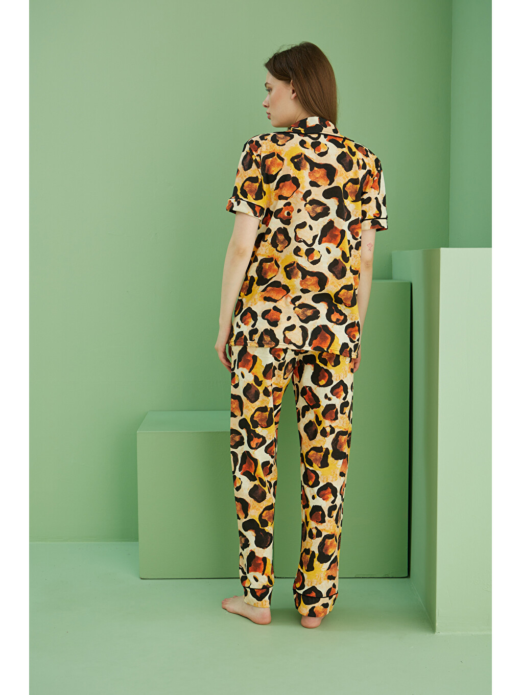 Sarı Leopar Desenli Kısa Kollu Düğmeli Biyeli Pijama Takım7817-3