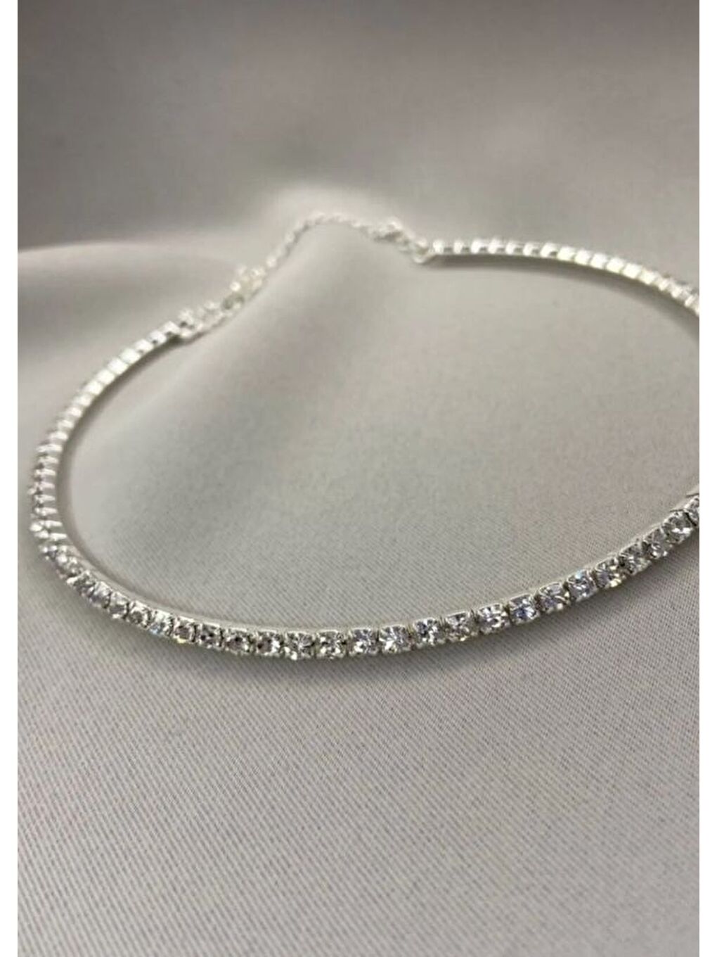 Gri Kadın Gümüş Renk Su Yolu Choker Kolye – Taşlı Modern Tasarım SPRTAKI108