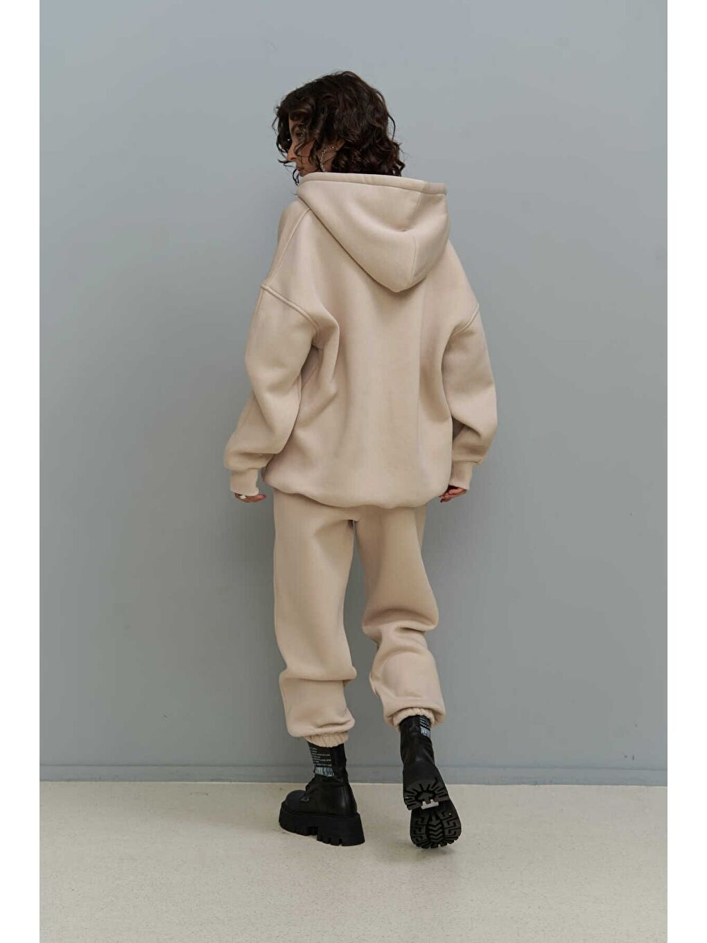 Beyaz Minimal Baskı Kemik Eşofman Takım-1