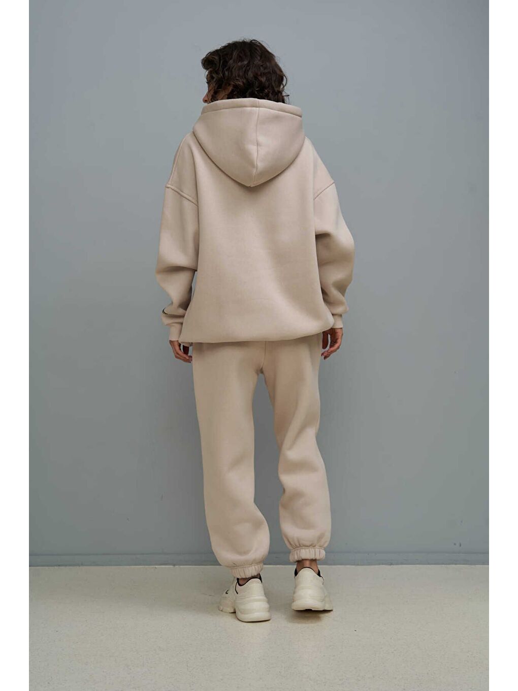 Beyaz Minimal Baskı Kemik Eşofman Takım-3