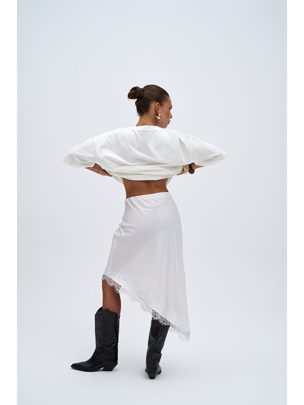 Lina Dantel Detay Beyaz Saten Etek-4