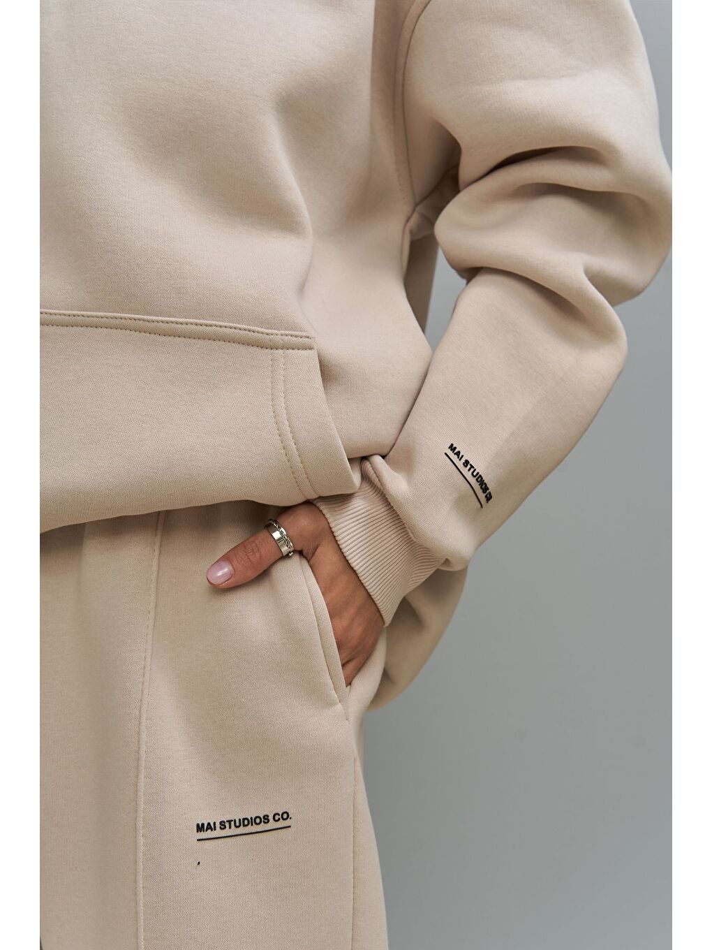 Beyaz Minimal Baskı Kemik Eşofman Takım-6