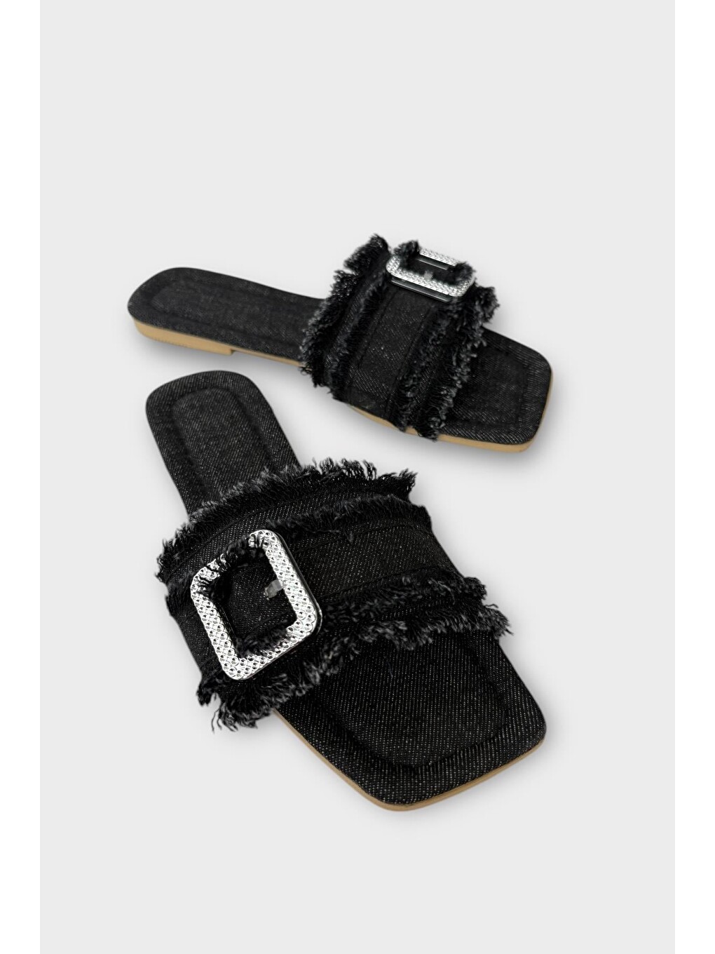 Siyah Kadın Püskül Detay Tokalı Denim Terlik Sİyah-1