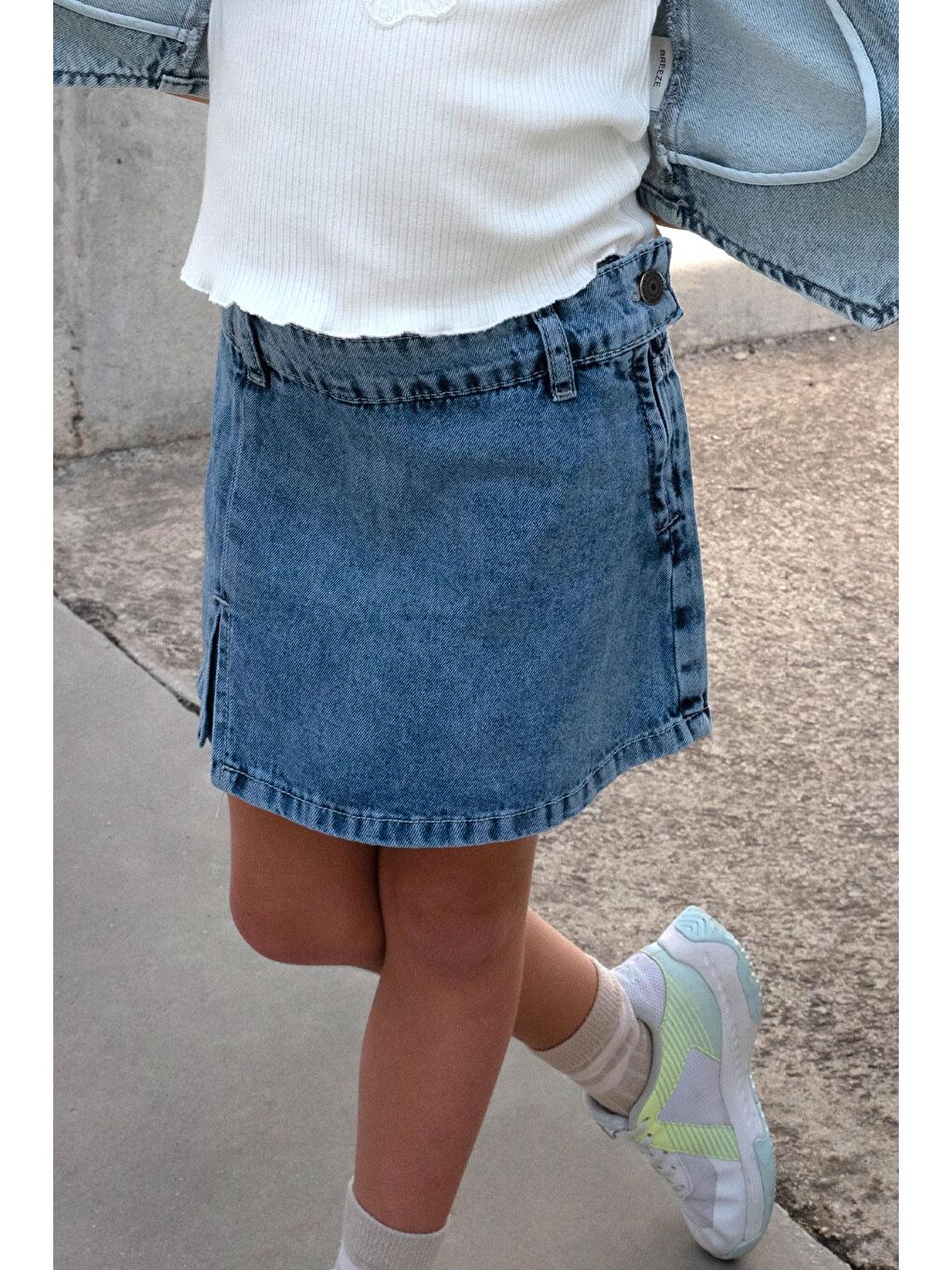 Kız Çocuk Jean Şort Etek Cepli Düğme Detaylı Mavi (5-10 Yaş)-2