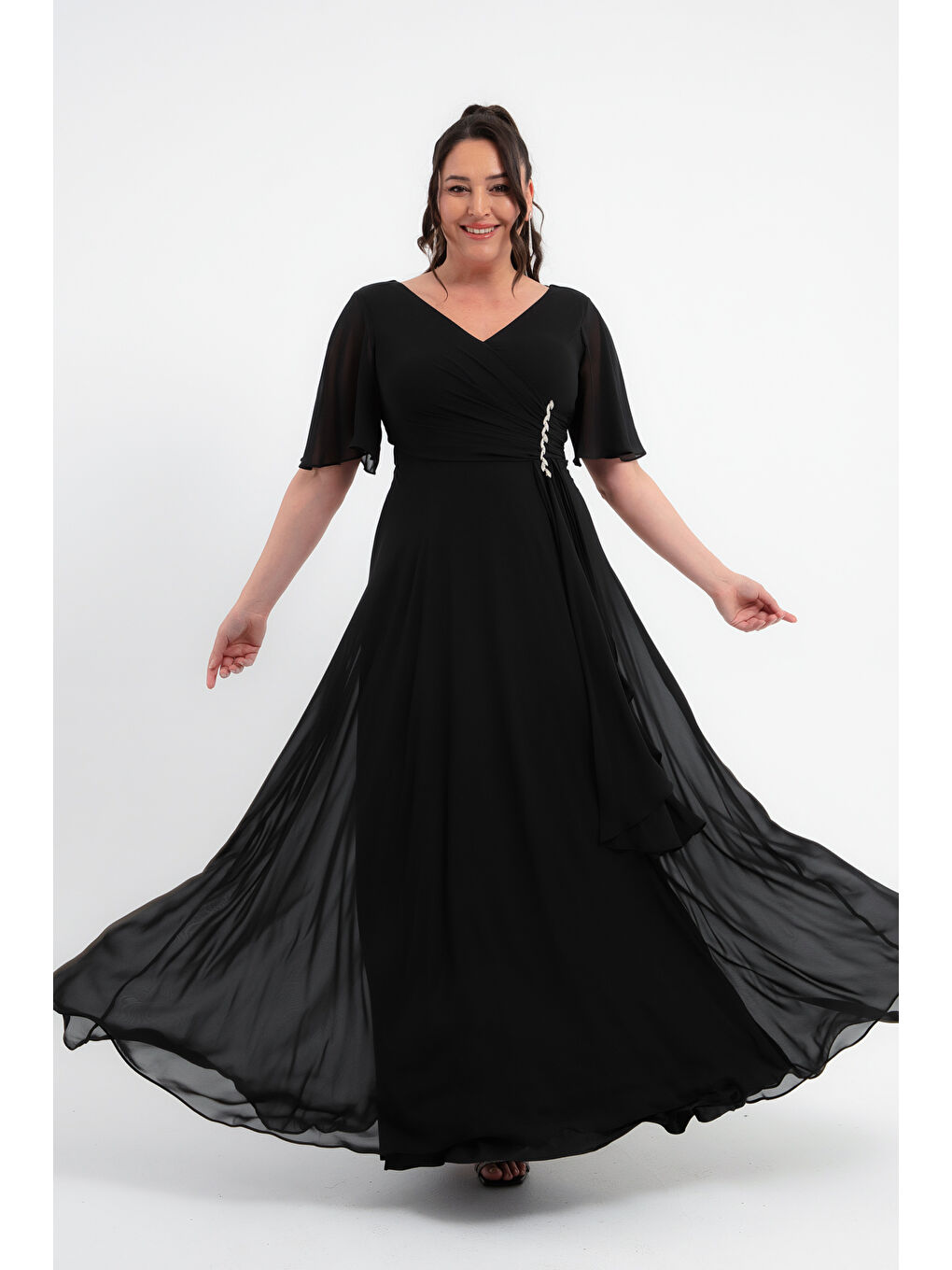 Kadın Siyah V Yaka Taşlı Büyük Beden Uzun Şifon Abiye Elbise