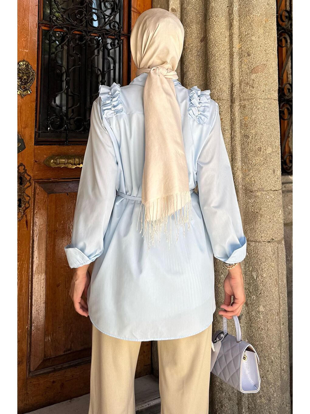 Mavi Omuz Büzgülü İncili Tesettür Gömlek Tunik-5