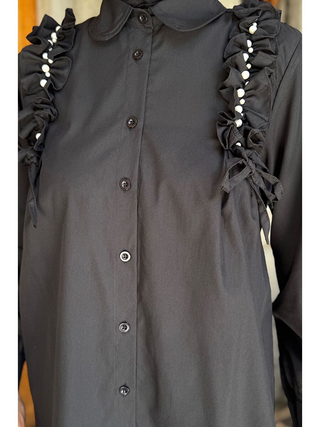 Siyah Omuz Büzgülü İncili Tesettür Gömlek Tunik-4