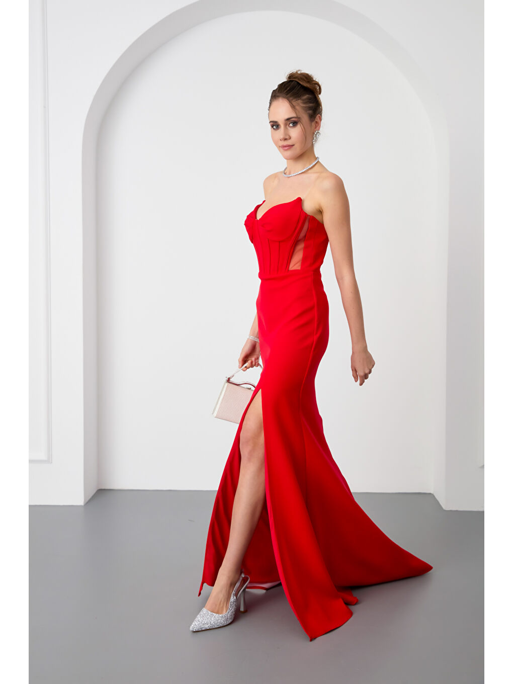 Kadın Kırmızı Kalp Yaka Yırtmaçlı Uzun Balık Abiye Elbise-1