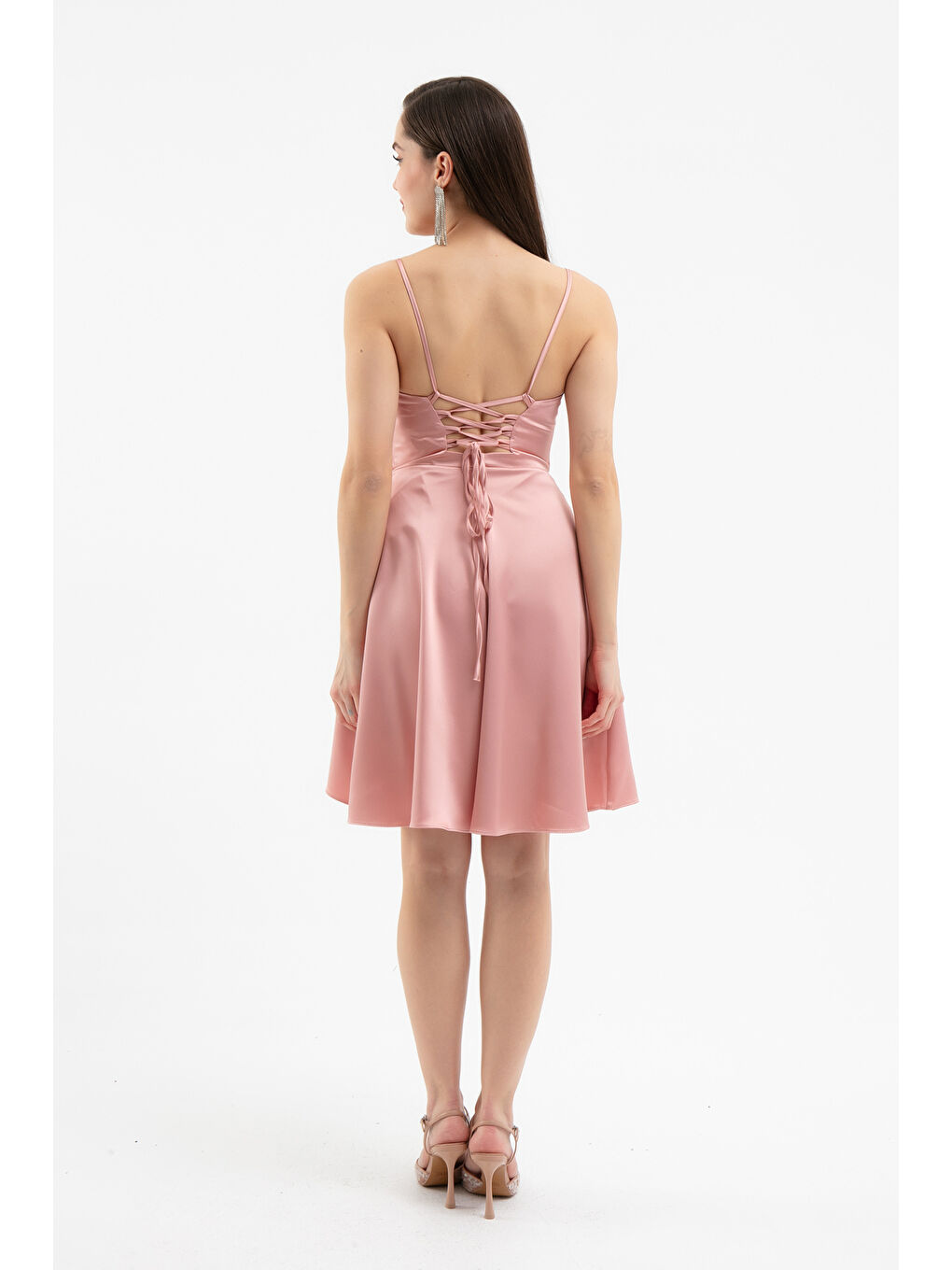 Pembe Kadın Somon Volanlı Yırtmaçlı Kısa Saten Abiye & Mezuniyet Elbisesi-4