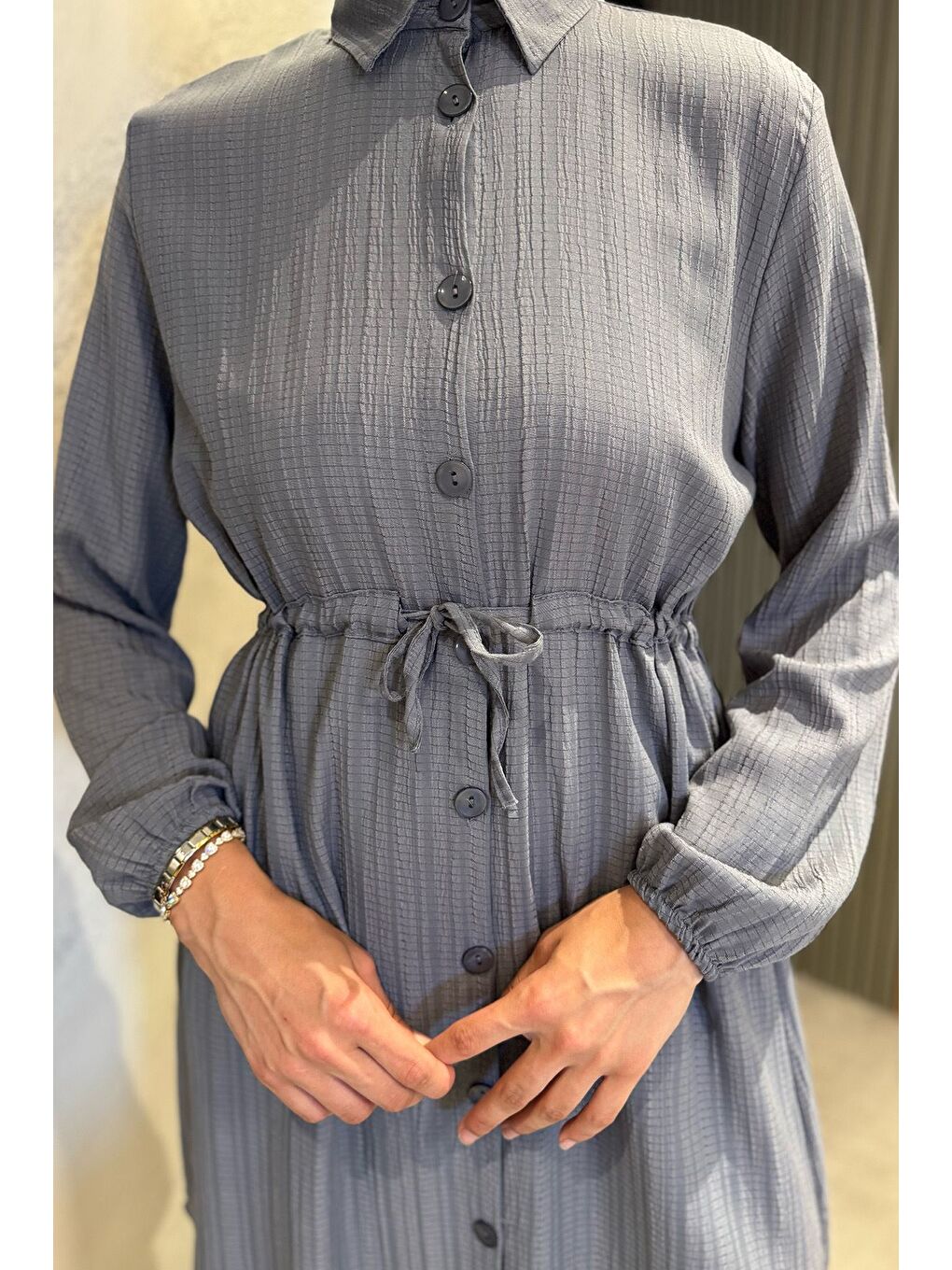 Gri Kendinden Desenli Bel Bağlama Detaylı Tesettür Tunik Pantolon İkili Takım-2