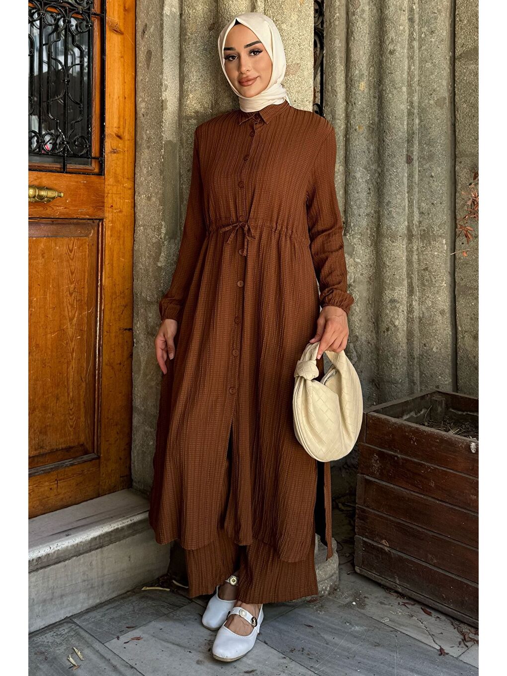 Kahverengi Kendinden Desenli Bel Bağlama Detaylı Tesettür Tunik Pantolon İkili Takım-3